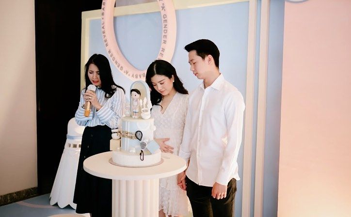 Valencia Tanoe dan Kevin Sanjaya saat menggelar gender reveal.