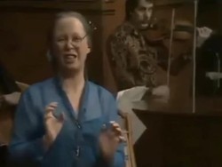 Tante Lien, Penyanyi Lagu Geef Mij Maar Nasi Goreng Wafat di Den Haag Belanda