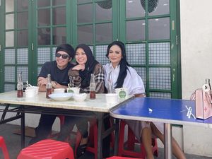 Kris Dayanti Masih Rahasiakan Nama Anak Kedua Aurel Hermansyah Kris Dayanti Masih Rahasiakan Nama Anak Kedua Aurel Hermansyah