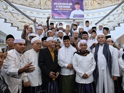 Didukung Ulama-Kiai Banyuwangi, Anies: Dari Sini Matahari Pertama Terbit