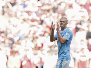 Haaland Melempem di Community Shield, Guardiola Santai