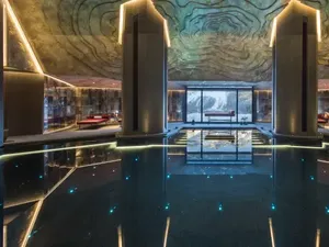 Dari Luar Cuma Satu Lantai, Eh Nggak Tahunya Istana Ini Punya 7 Lantai ke Bawah