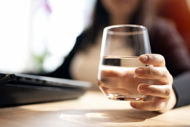 Efek minum air Sudah Ada Korban Jiwa, Ahli Jelaskan Bahaya Minum Air Terlalu Banyak