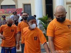 4 Kakek Jadi Pengedar di Jambi, Sabu Disimpan di Plafon Gedung SD