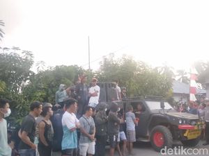 Demo Tolak Tambang di Bone Bolango Ricuh, 2 Warga dan 1 Polisi Luka