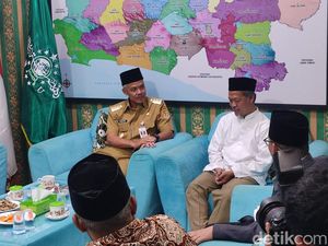 Sowan ke NU-Muhammadiyah Jateng, Ganjar Dapat Doa Sukses Nyapres Sowan ke NU-Muhammadiyah Jateng, Ganjar Dapat Doa Sukses Nyapres