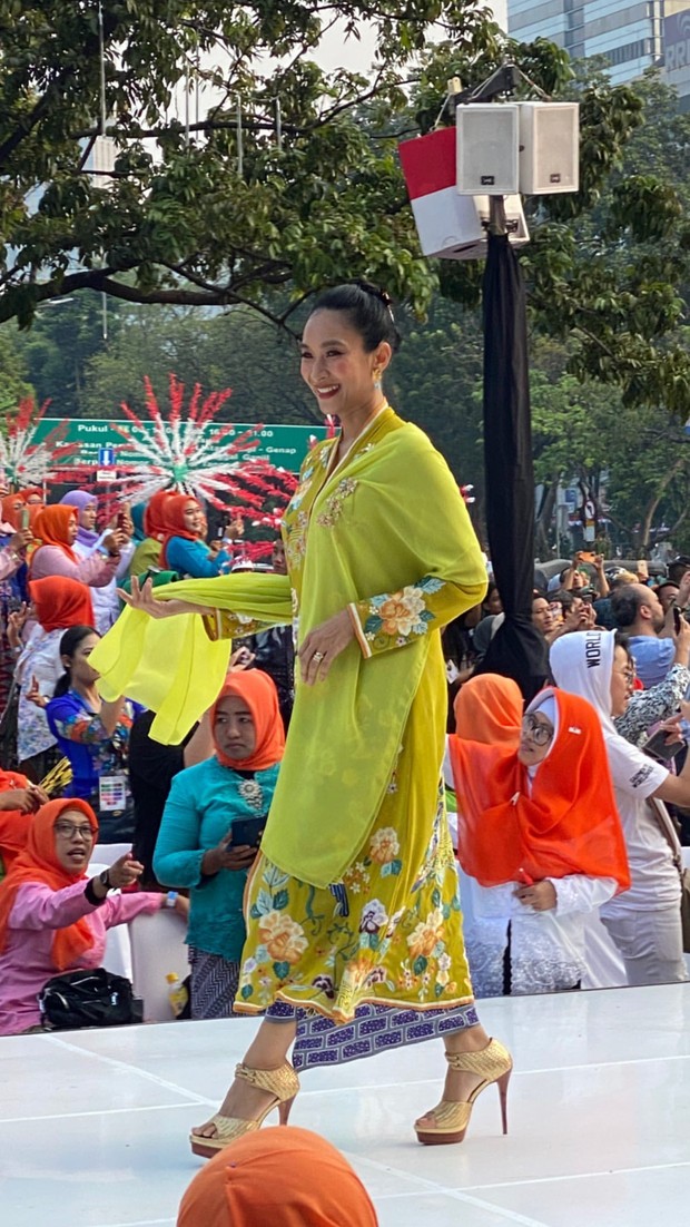 Happy Salma/ Foto: instagram.com/ Happy Salma di Istana Berkebaya