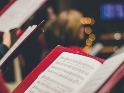 6 Lagu Bertema November, Cerita dan Liriknya