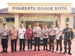 Kombes Bismo Beri Penghargaan ke Anggota hingga Warga yang Bantu Tugas Polri