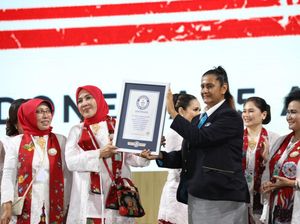 Pemecahan Rekor Dunia Pergelaran Angklung Disebut Dorong Pemulihan UMKM Pemecahan Rekor Dunia Pergelaran Angklung Disebut Dorong Pemulihan UMKM
