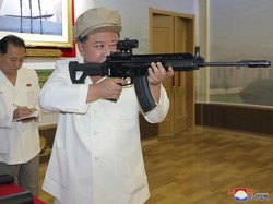 Kim Jong Un Inspeksi Pabrik Senjata, Janji Tingkatkan Kesiapan Perang