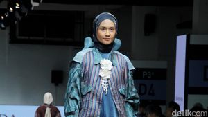 Foto: 8 Koleksi Busana Muslim Ria Miranda, Hadirkan Sentuhan Tenun Garut