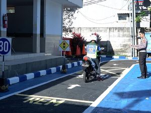 Bali Resmi Terapkan Uji Praktik SIM C Bentuk S, Warga: Sesuai Kenyataan Bali Resmi Terapkan Uji Praktik SIM C Bentuk S, Warga: Sesuai Kenyataan