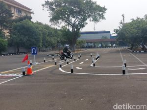 Warga soal Lintasan S di Uji Praktik SIM: Sekarang Lebih Mudah Warga soal Lintasan S di Uji Praktik SIM: Sekarang Lebih Mudah
