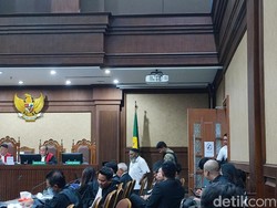 Lukas Enembe Minta Izin ke Toilet Lagi, Sidang Kasus Suap 2 Kali Diskors