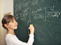 Rumus Determinan Matriks: Jenis, Sifat, Contoh Soal, dan Cara Menghitungnya