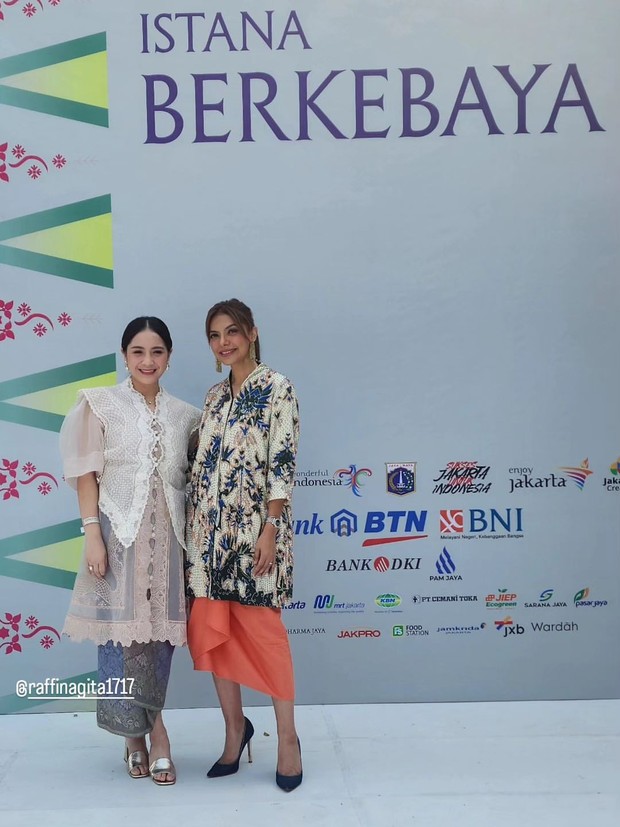 Nagita Slavina dan Najwa Shihab/ Foto: instagram.com/ Nagita Slavina dan Najwa Shihab di Istana Berkebaya