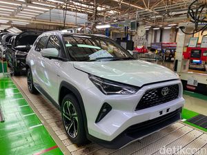Toyota Gelontorkan Rp 2,5 Triliun Demi Yaris Cross, Rakit Baterai di Karawang Toyota Gelontorkan Rp 2,5 Triliun Demi Yaris Cross, Rakit Baterai di Karawang