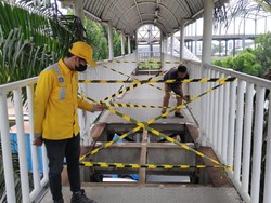 Bina Marga Las Keliling JPO di Jakbar Usai Pelat Besi Dicuri Berkali-kali