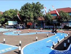 Bahagia Pemohon SIM C di Magetan Lulus Ujian Praktik yang Kini Lebih Mudah