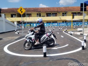 Lintasan Baru Ujian Praktik SIM Dimulai, 9 Orang di Bantul Gagal gegara Ini Lintasan Baru Ujian Praktik SIM Dimulai, 9 Orang di Bantul Gagal gegara Ini