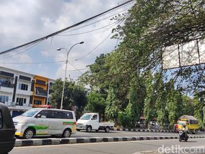 Penampakan Kabel Menjuntai yang Jerat Pemotor di Ring Road Jombor Sleman Penampakan Kabel Menjuntai yang Jerat Pemotor di Ring Road Jombor Sleman