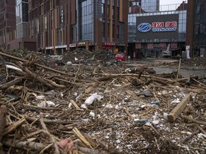 Penampakan Lumpur dan Puing Sisa Banjir di China