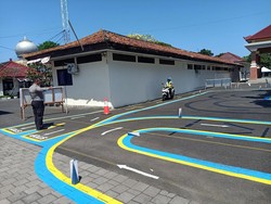 Cerita Tukang Kebersihan 10 Kali Gagal Dapat SIM, Mulus di Uji Lintasan S