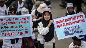 Potret Curhatan Pegawai Honorer di DPR