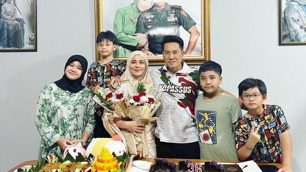 Potret Kehidupan Juliana Moechtar