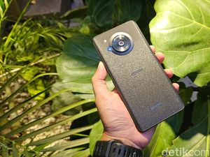 5 Alasan Beli Sharp Aquos R7S