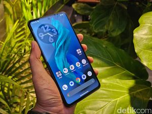 Review Sharp Aquos R7S, Mewah Meski Tanpa Titik Merah