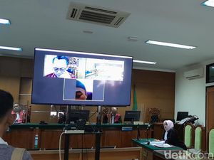 Pleidoi Penyuntik Mati Kades di Serang: Minta Dituntut Pasal Penganiayaan Pleidoi Penyuntik Mati Kades di Serang: Minta Dituntut Pasal Penganiayaan