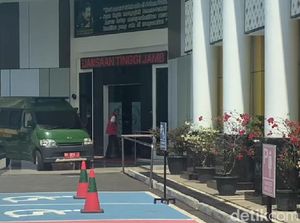 Kalah Praperadilan, Eks Dirut Bank Jambi Diperiksa Sebagai Tersangka Kalah Praperadilan, Eks Dirut Bank Jambi Diperiksa Sebagai Tersangka