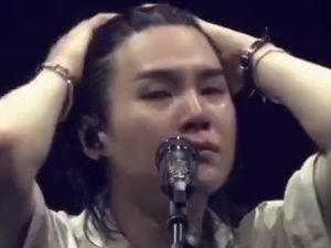 Suga BTS Tulis Tangan Permintaan Maaf karena Kendarai Skuter Sambil Mabuk Suga BTS Tulis Tangan Permintaan Maaf karena Kendarai Skuter Sambil Mabuk
