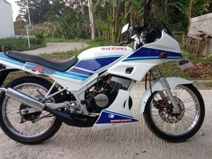 Segini Pajak Suzuki RGR 150 yang Dinaiki Duta Sheila On 7 Segini Pajak Suzuki RGR 150 yang Dinaiki Duta Sheila On 7