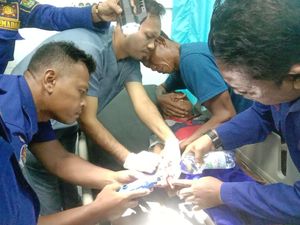 Jari Bocah Nyangkut di Saringan Oli Jetor, Damkar Asahan Turun Tangan