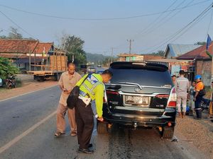 Pemotor Tewas Adu Banteng Vs Innova di Jalinsum Sumsel