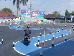 Leni Bersyukur Ujian Praktik SIM C di Polres Cimahi Kini Lebih Mudah