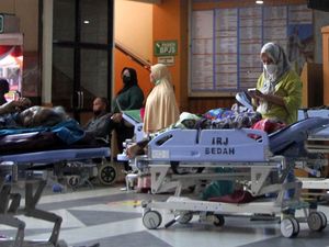 Mensos Respons Penonaktifan PBI JKN, Sebut RS Tak Boleh Tolak Pasien