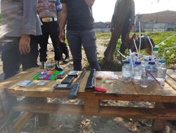 Polisi Amankan 5 Orang Diduga Pengguna Narkoba Saat Gerebek Kampung Boncos