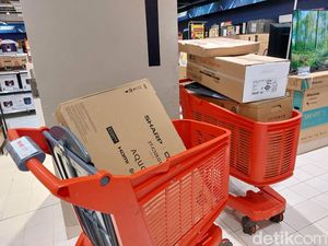 Belanja di Transmart Full Day Sale Pelanggan Puas! TV Jadi Incaran