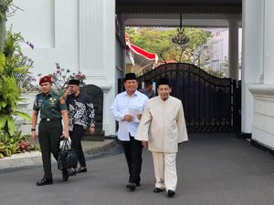 Bertemu Jokowi Bareng Prabowo, Habib Luthfi Enggan Digiring Urusan Politik Bertemu Jokowi Bareng Prabowo, Habib Luthfi Enggan Digiring Urusan Politik