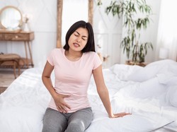 Perut Terasa Begah? 7 Hal Ini Bisa Jadi Penyebabnya