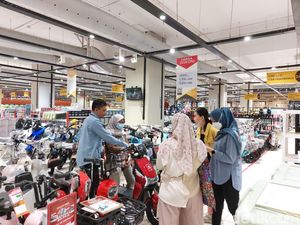 Incar Sepeda Listrik di Transmart Full Day Sale, Pengunjung Ini Hemat Rp 1,4 Jutaan