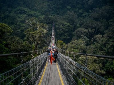 Jembatan Gantung Terpanjang se-Asia Tenggara Ada di Bandung