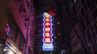 Papan Neon Ikonik yang Hiasi Malam di Hong Kong Kini Menghilang