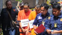 Potret Pelaku Waliyin dan Ridduan Jalani Rekonstruksi Mutilasi Redho
