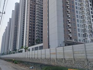 Viral! Tembok Tinggi Batasi Perkampungan dan Kawasan Elite PIK 2