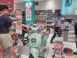 Sepeda Listrik Nyaris Ludes di Full Day Sale Transmart Trans Icon Surabaya